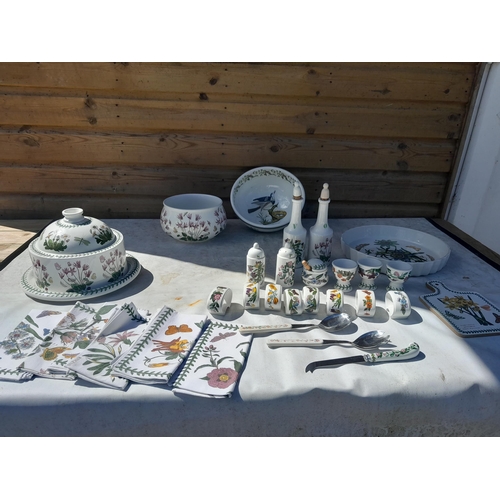 13 - Assorted pieces of Portmeirion Botanicals pottery : Tureen, bowl, serviettes and rings