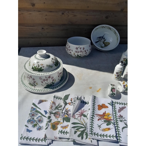 13 - Assorted pieces of Portmeirion Botanicals pottery : Tureen, bowl, serviettes and rings