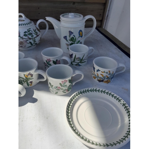 14 - Assorted pieces of Portmeirion Botanicals pottery : tea & coffee ware