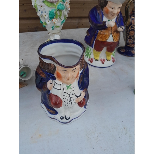 22 - Box of mixed ceramics : an interesting 19th century Chinese two handled blue white and gilded export... 