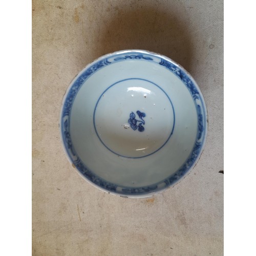 48 - An array of mainly damaged 18th & 19th century Chinese Export porcelain : restored bullet shape teap... 