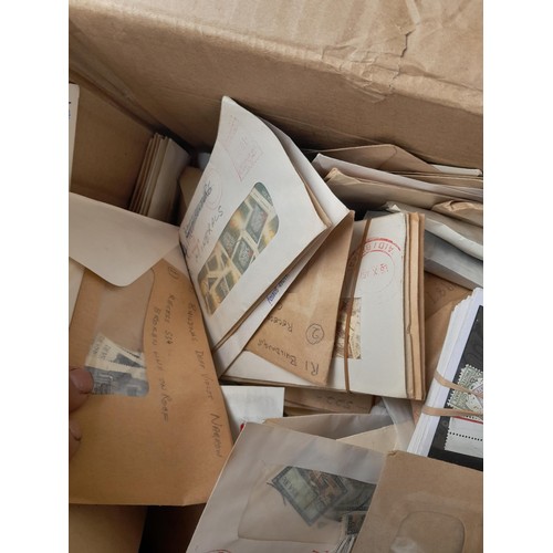 103 - Stamps : South Africa, box with large accumulation in packets and envelopes