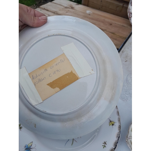 231 - Box of assorted china, glass and ornaments, cabinet pieces, note some damage to plates and decanter ... 