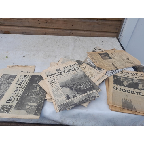 7 - Box of books : railway interest and others, key date newspapers  (note multiple photographs)