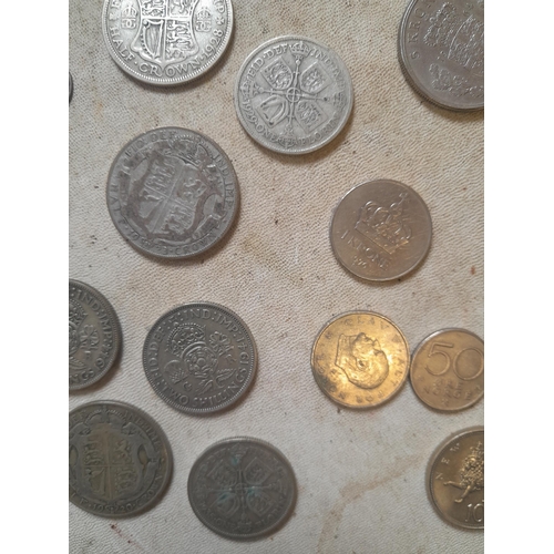 11 - Coins : UK and foreign coinage, some Pre 1947 silver included, Farthings from 1940s onwards, Victori... 