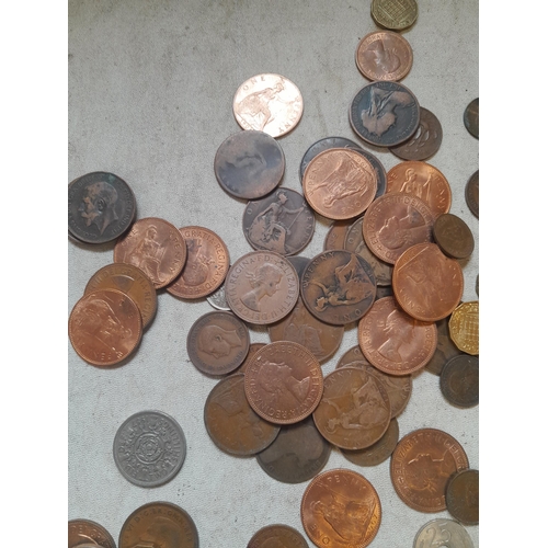 11 - Coins : UK and foreign coinage, some Pre 1947 silver included, Farthings from 1940s onwards, Victori... 