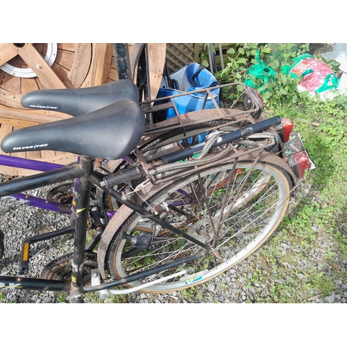 15 - 2 x push bikes : 1 x Ladies Silver Fox Sprint & Gents, in need of light restoration