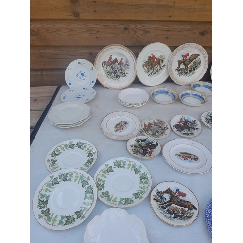 80 - Small collection of ceramics and pottery, hunting interest included