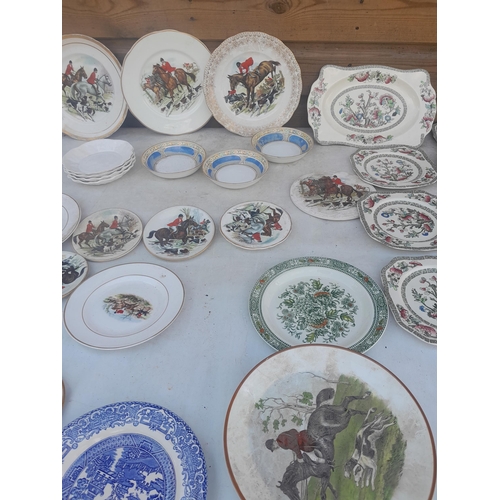 80 - Small collection of ceramics and pottery, hunting interest included