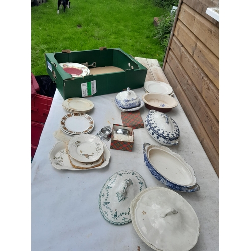 27 - Box of decorative china and glassware, damaged coloured vase, 2 x majolica swan vases, West German v... 