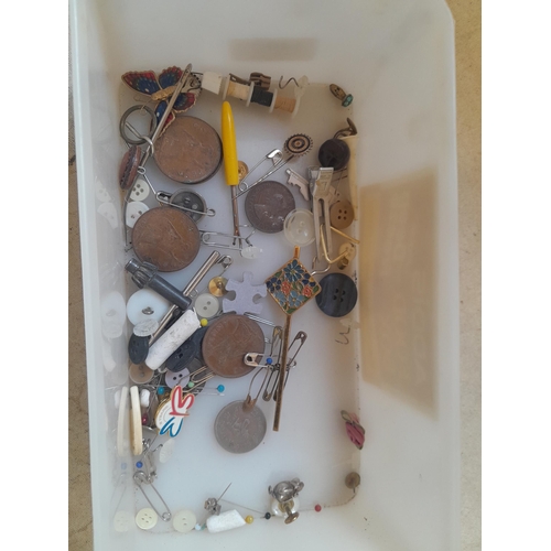 75 - Tub of oddments : silver medal, coins, costume jewellery etc.