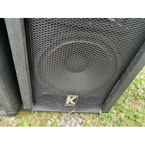 92 - Kustom mixer amplifier Model KPM 4060 with pair of speakers