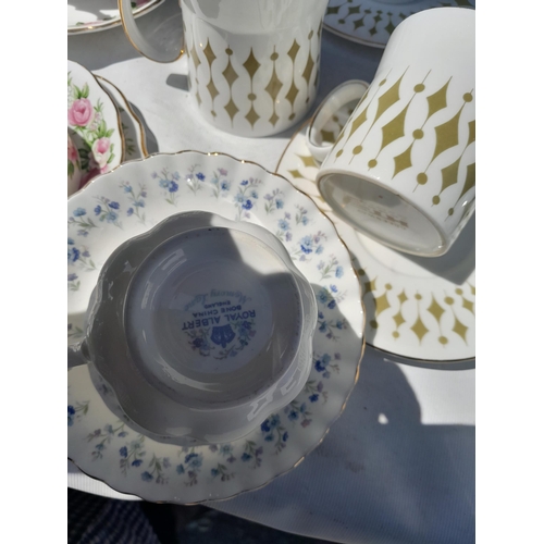 104 - Quantity of china : 19th century flow and other  blue and white, dinnerware, Colclough etc.