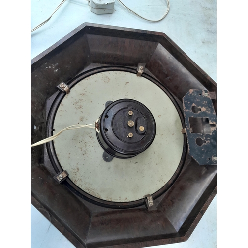 108 - 2 x vintage electric wall clocks : Smiths Bakelite wall clock. Mains synchronous motor circa1930
TNE... 