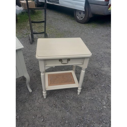 175 - 3 x modern cream coloured side tables / bedside chest