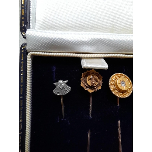 371 - 3 x vintage tie pins : 1 x Morris interest, 2 x 15 ct gold, one set with diamond