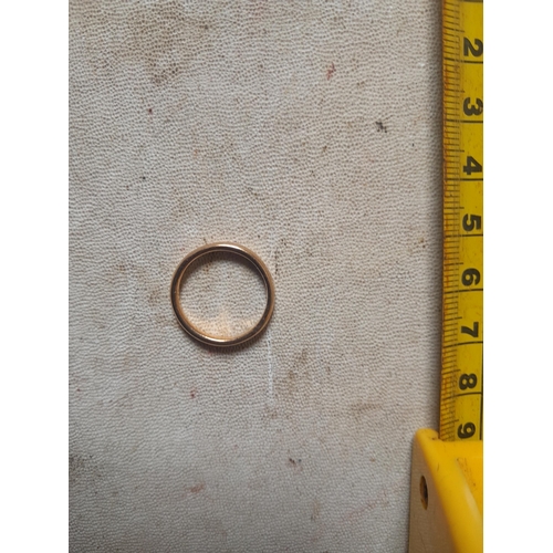 379 - 9 ct gold wedding band size  M 2.3 g