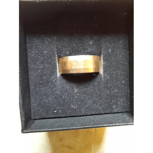 381 - 9 ct gold wedding band size L-M 3.4 g