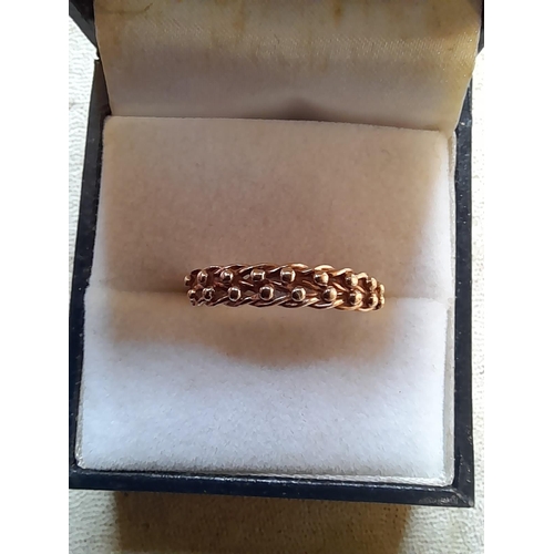 411 - 9 ct gold ring size P, 1.4 g