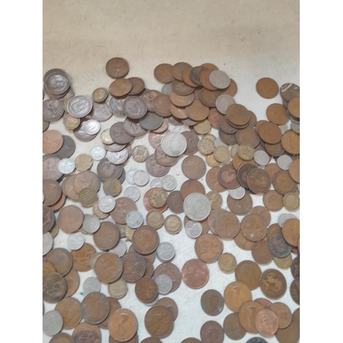 429 - Coins : UK coinage in a tin, very, very small amount of pre 1947 noticed