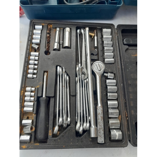 440 - Bosch drill, barely used and socket set