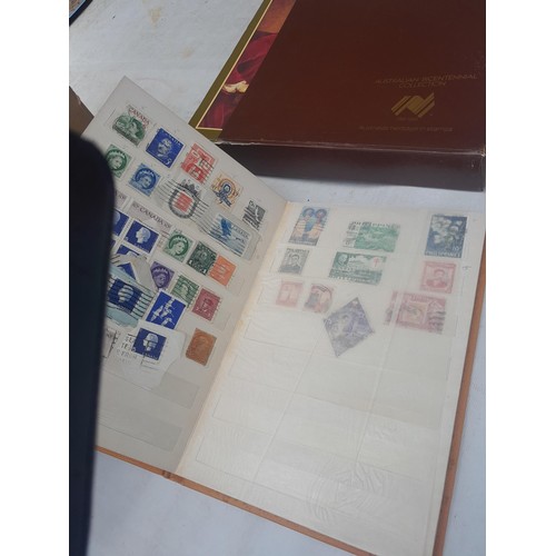 3 - Stamps : Stamps of the UK & The World from the 20th century mounted mint and used , in stock books, ... 