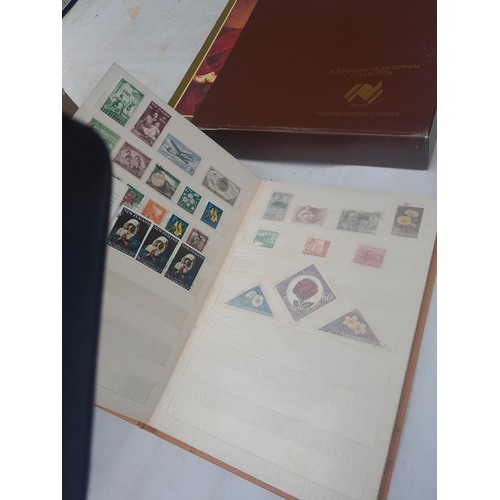 3 - Stamps : Stamps of the UK & The World from the 20th century mounted mint and used , in stock books, ... 