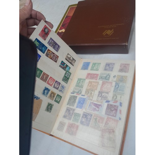 3 - Stamps : Stamps of the UK & The World from the 20th century mounted mint and used , in stock books, ... 