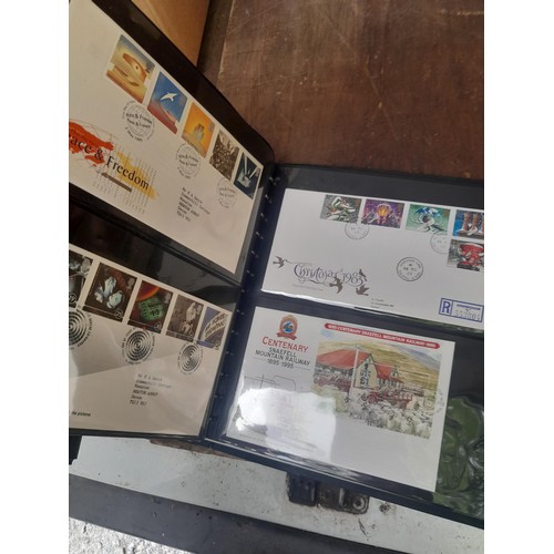 7 - Stamps : World Collection of Stamps, 1 x folder of First Day Stamp Covers, Earlier issue New Zealand... 