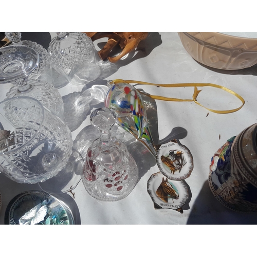 25 - decorative china and glassware, 2 x mixing bowls,