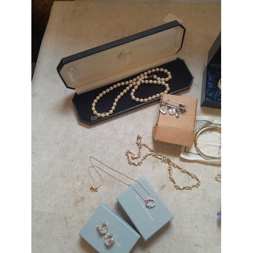 39 - Costume jewellery : some in original boxes of issue, small amount of silver included, simulated pear... 