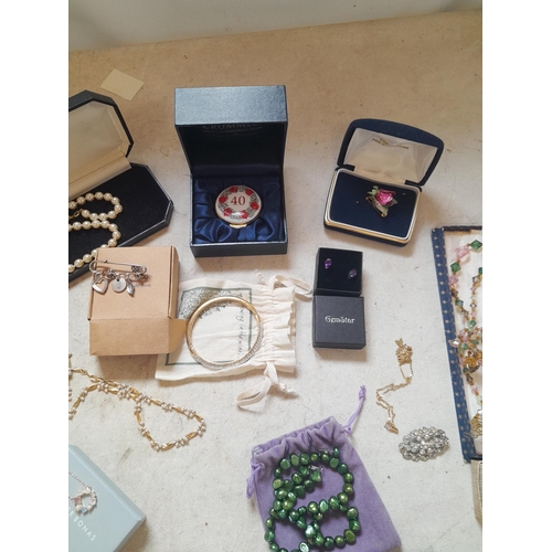 39 - Costume jewellery : some in original boxes of issue, small amount of silver included, simulated pear... 