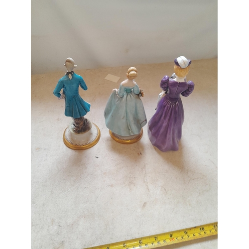 89 - 2 x Capo Dimonte figures & 1 x Francesca