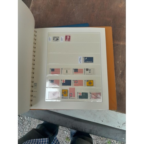 164 - Stamps : USA, 2 x Lindar albums containing 1900 -2000 collection, earlier used and later unmounted &... 