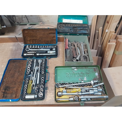 4 - Tools : socket sets etc