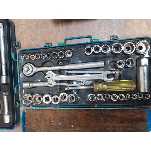 4 - Tools : socket sets etc