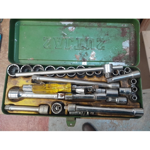 4 - Tools : socket sets etc