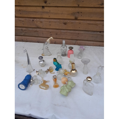 8 - Collection of Avon bottles  : Gladiator, various birds