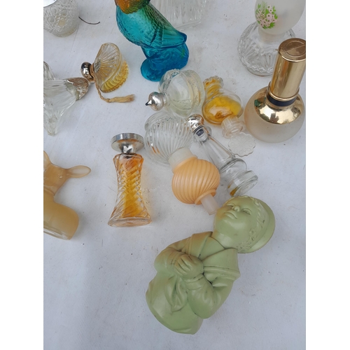 8 - Collection of Avon bottles  : Gladiator, various birds