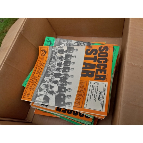 11 - Over 5 kg of football magazine from the 1960s and 1970s