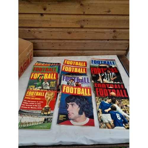 13 - Over 5 kg of football magazine from the 1960s and 1970s