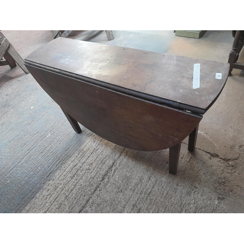 98 - 19th century oak lap table 112 cms x 127 cms x 66 cms