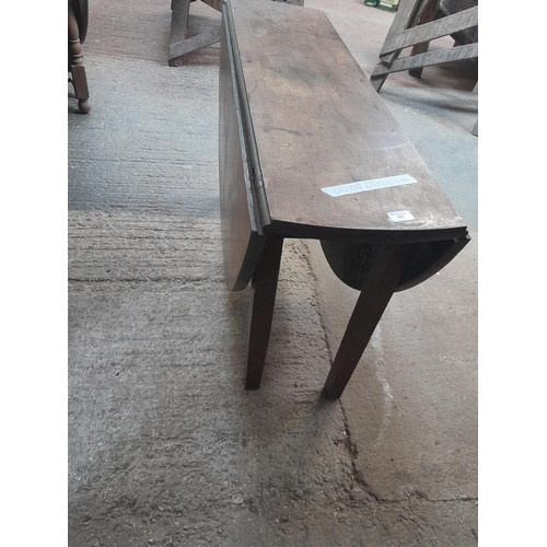 98 - 19th century oak lap table 112 cms x 127 cms x 66 cms