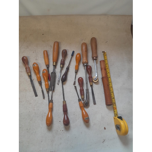 113 - Varied array of quality vintage  wood working chisels & 2 x vintage leather / bookbinding  tooling e... 