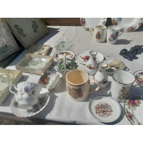 14 - Decorative china : Royal Albert Old Country Roses, part lithophane Japanese tea set some with damage... 