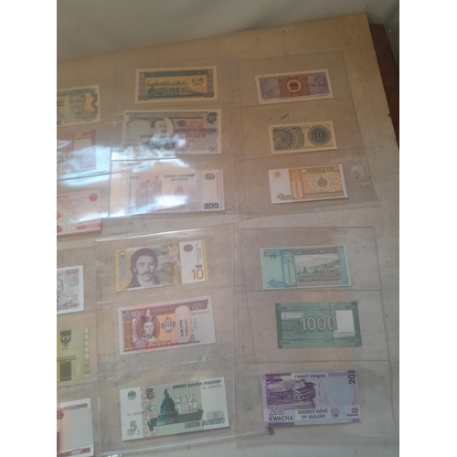 18 - Bank notes : 39 x banknotes of the World mainly uncirc but all in good order