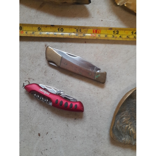 85 - 2 x brass ashtrays, hoof handle knife and folding knives