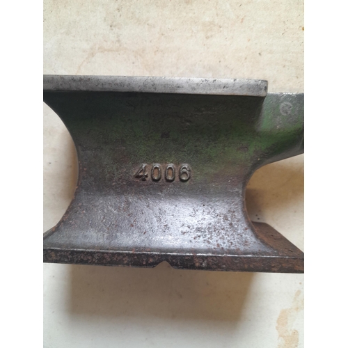 94 - Vintage table top jewellers anvil Harper 4006