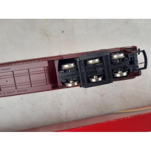 116 - Used but well cared for  TT gauge Hornby D1062 Western Courier, boxed 00 gauge Hornby Bo-Bo diesel e... 