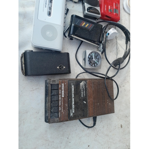 225 - Electronic devices : Sony Walkman and calculators etc.